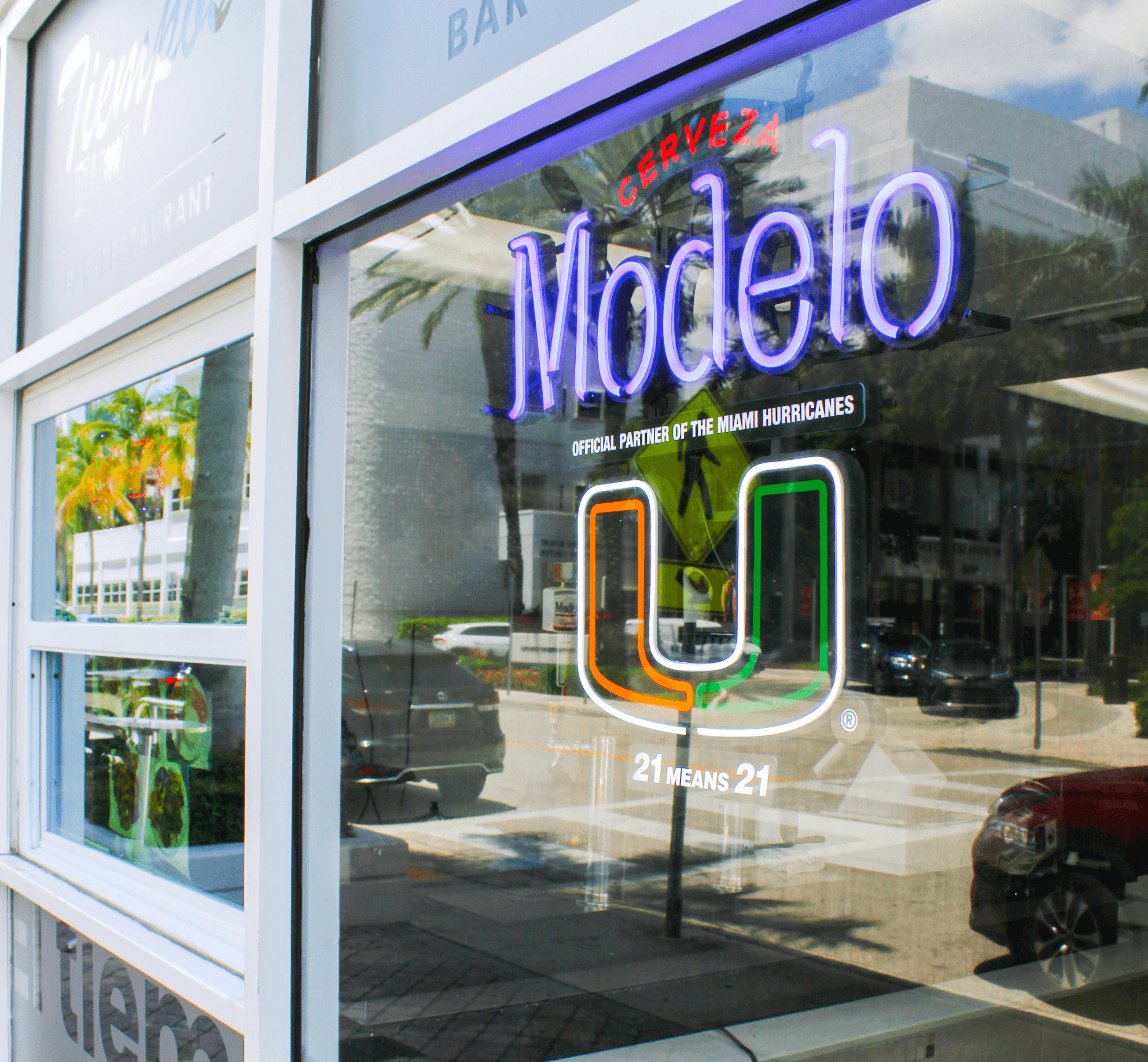 Bar area with traditional Cuban cocktails